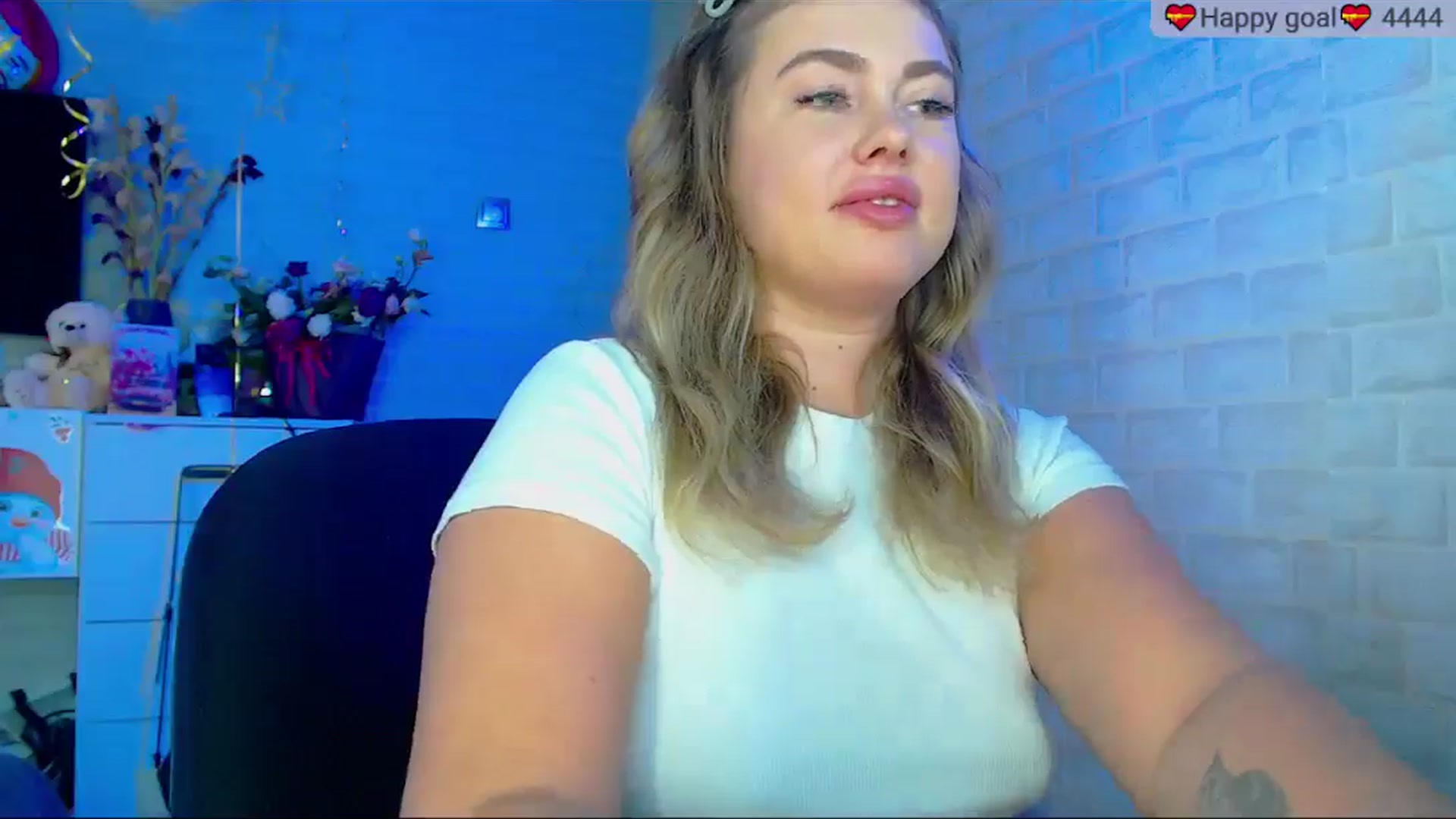 Gallery image thumbnail from SuchCute_'s myfreecams stream on, 09/22/2025, 03:34 image 5 of 20