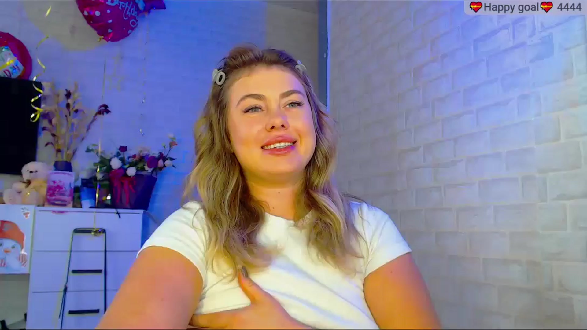 Gallery image thumbnail from SuchCute_'s myfreecams stream on, 09/22/2025, 03:34 image 17 of 20