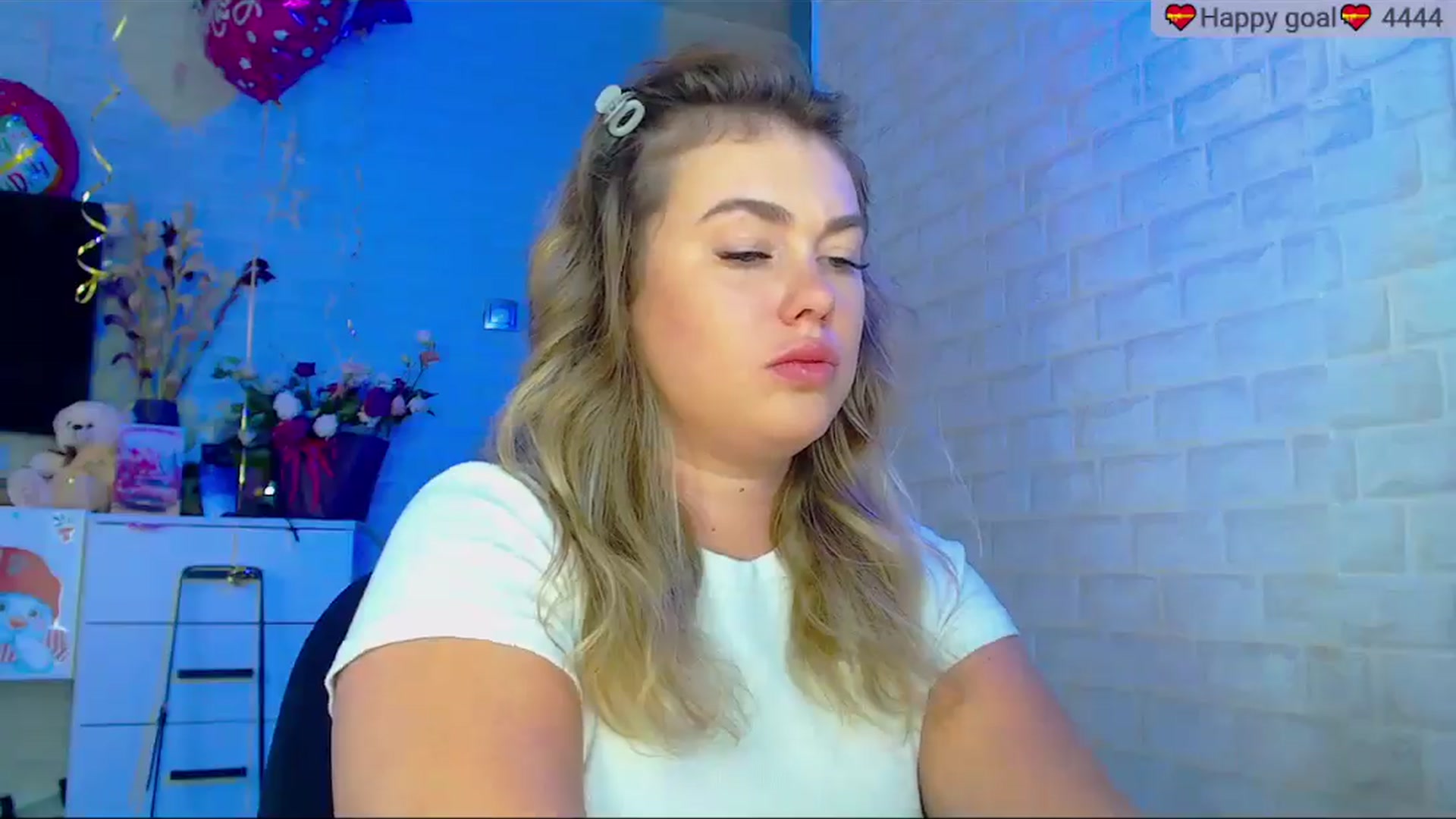 Gallery image thumbnail from SuchCute_'s myfreecams stream on, 09/22/2025, 04:58 image 2 of 20