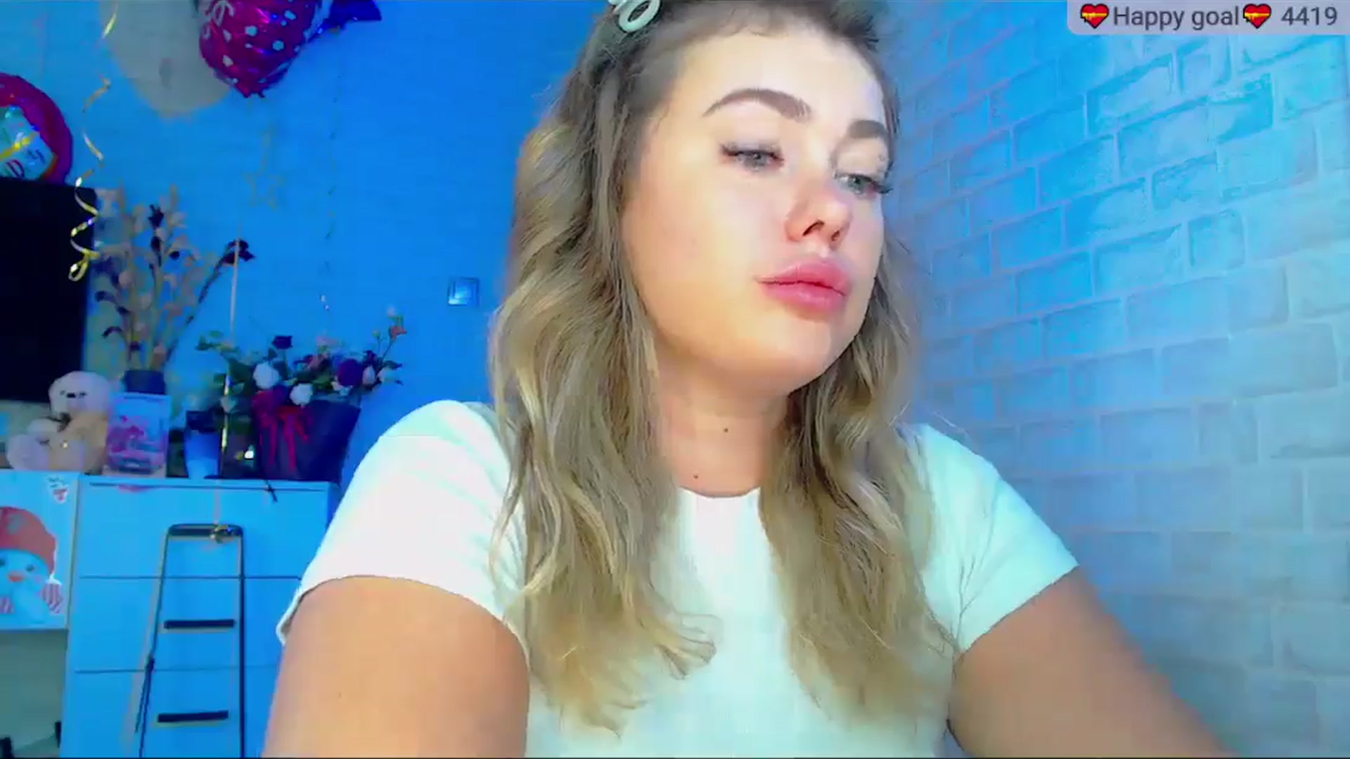 Gallery image thumbnail from SuchCute_'s myfreecams stream on, 09/22/2025, 04:58 image 4 of 20