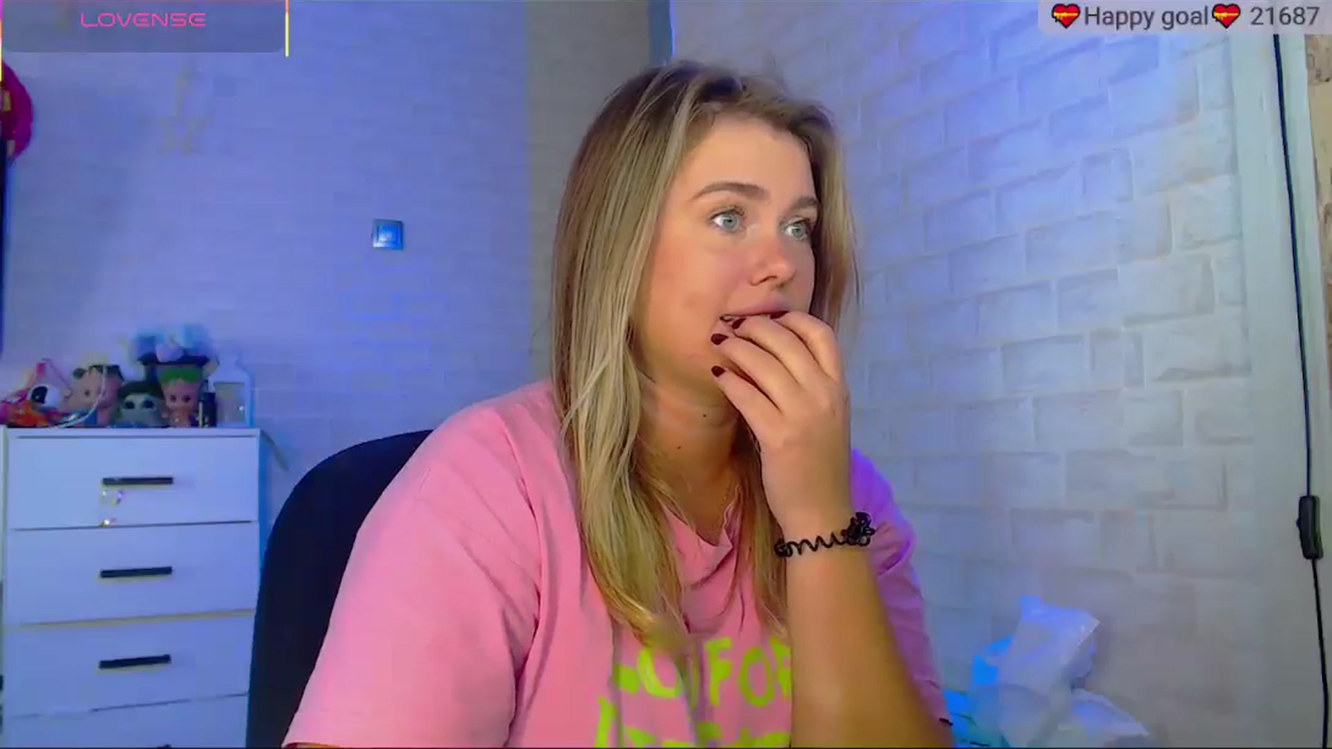 Gallery image thumbnail from SuchCute_'s myfreecams stream on, 10/12/2025, 03:58 image 19 of 20