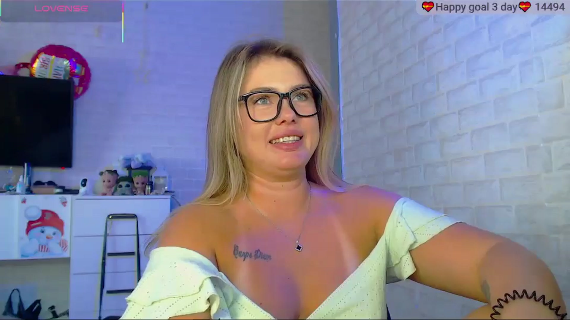 Gallery image thumbnail from SuchCute_'s myfreecams stream on, 10/14/2025, 04:20 image 11 of 20