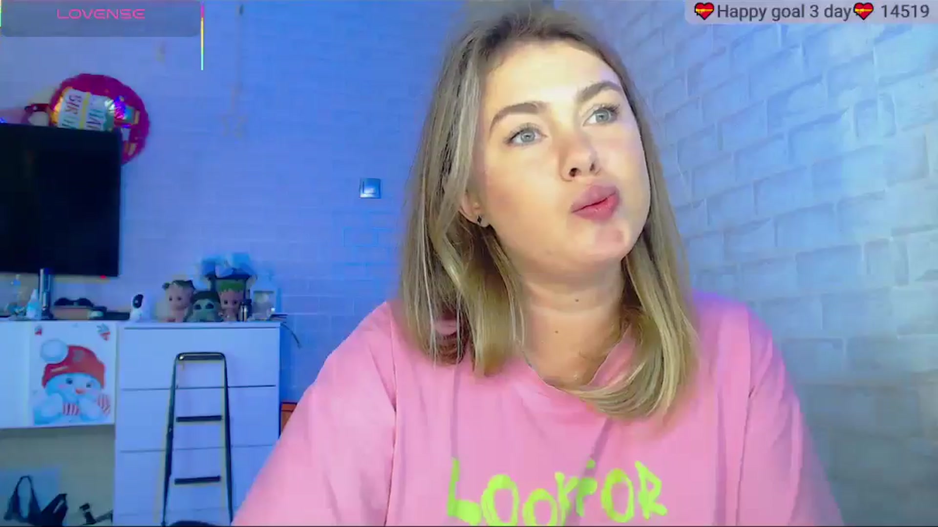 Gallery image thumbnail from SuchCute_'s myfreecams stream on, 10/14/2025, 04:20 image 7 of 20