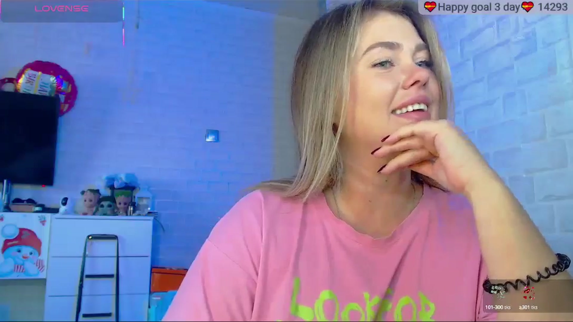 Gallery image thumbnail from SuchCute_'s myfreecams stream on, 10/14/2025, 04:20 image 17 of 20