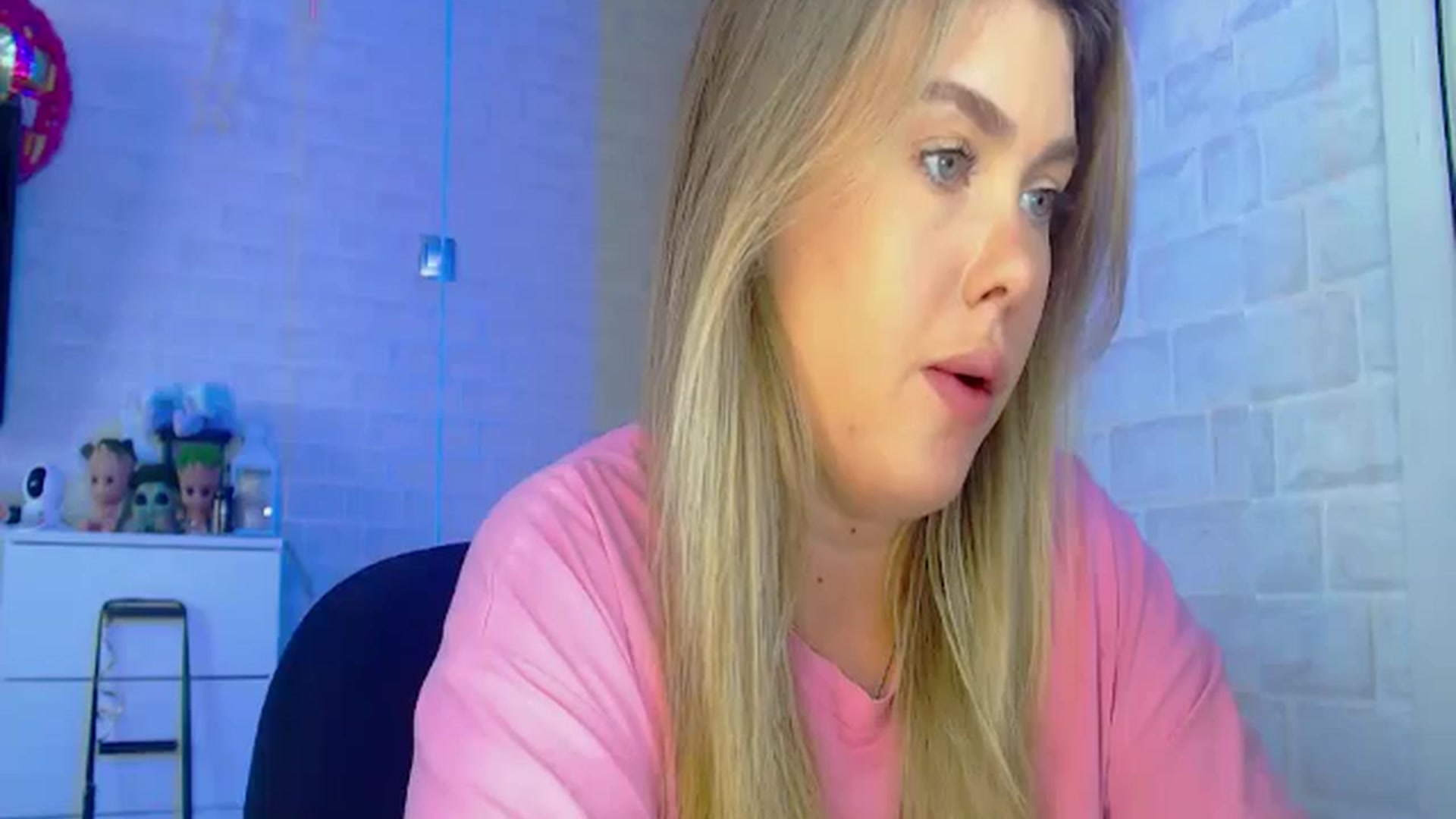 Gallery image thumbnail from SuchCute_'s myfreecams stream on, 10/15/2025, 03:39 image 16 of 20