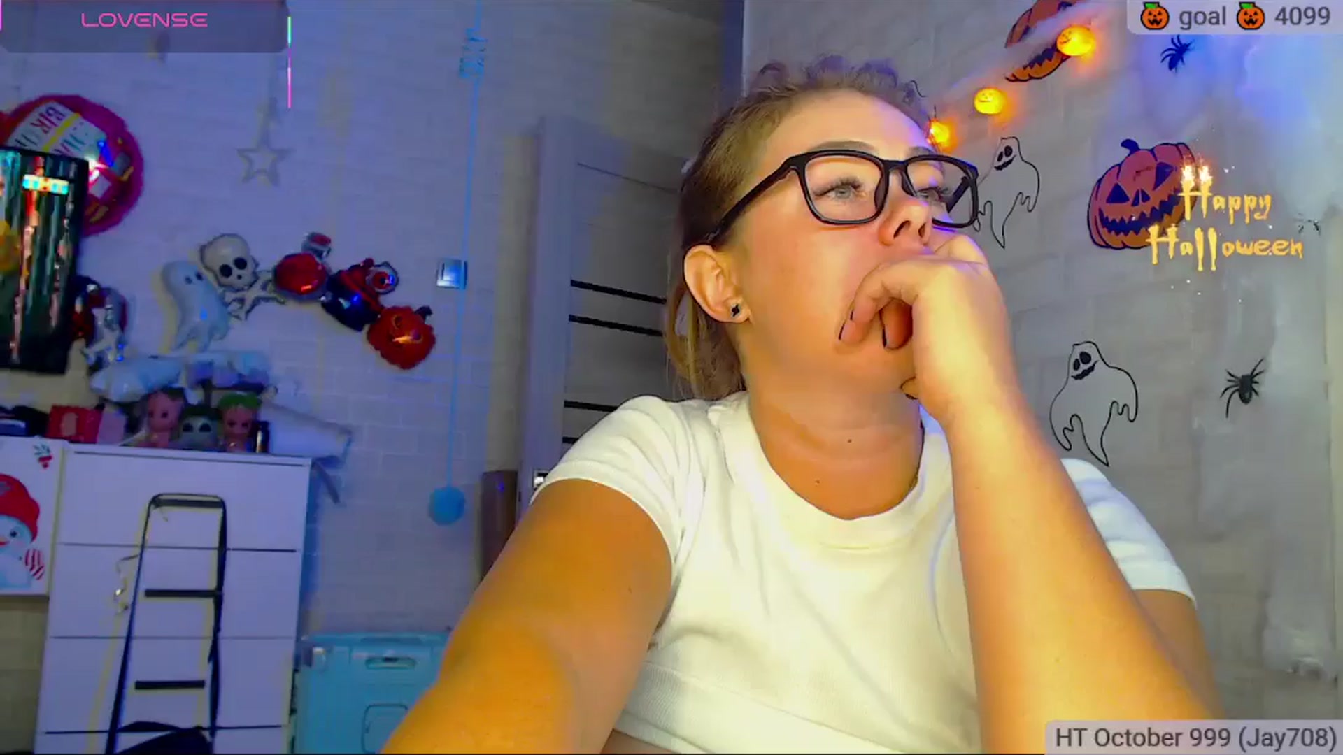 Gallery image thumbnail from SuchCute_'s myfreecams stream on, 10/18/2025, 14:05 image 13 of 20