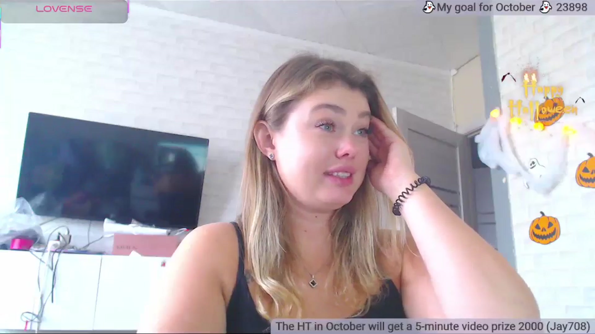 Gallery image thumbnail from SuchCute_'s myfreecams stream on, 10/28/2025, 05:28 image 15 of 20