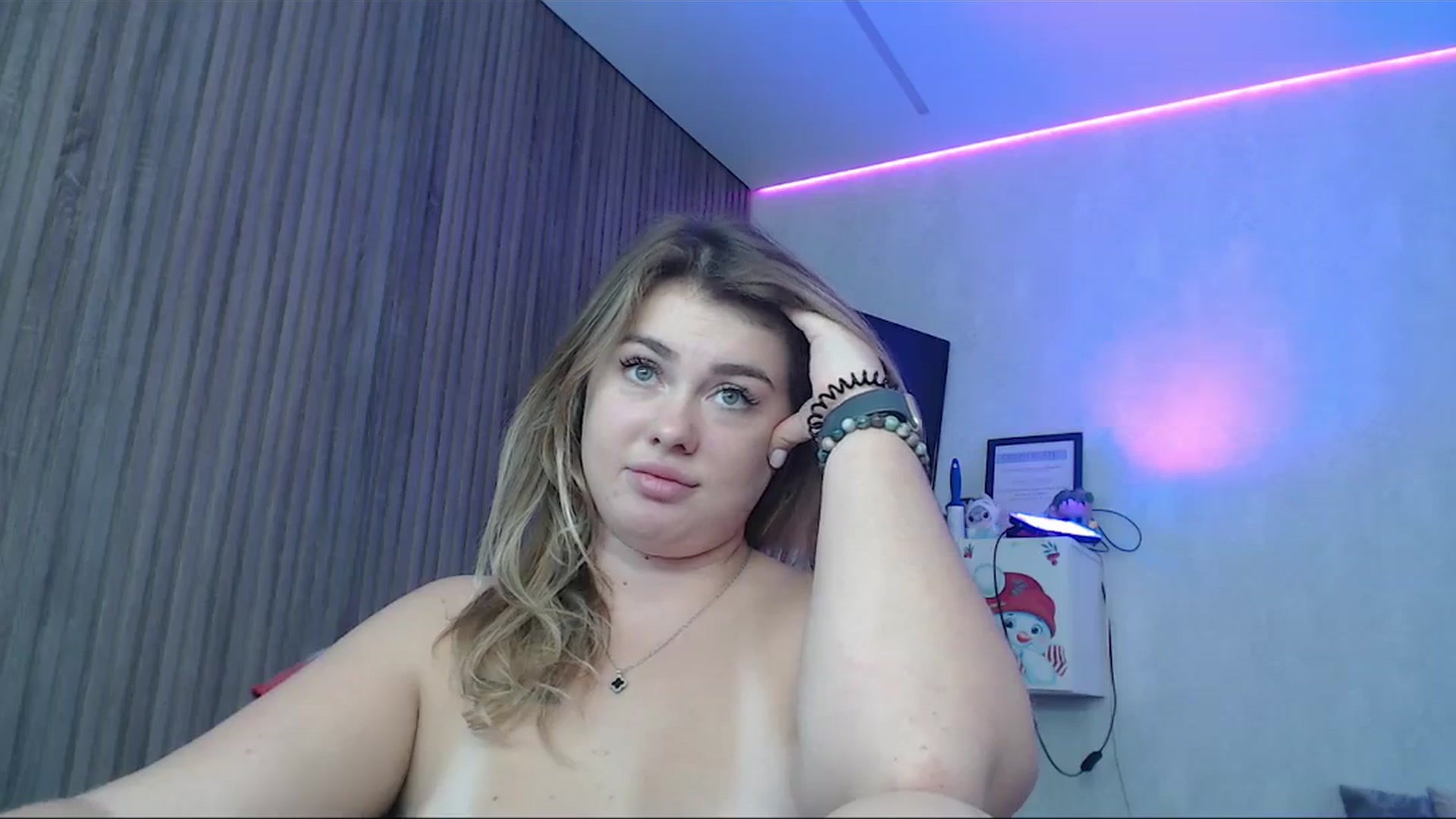 Gallery image thumbnail from SuchCute_'s myfreecams stream on, 11/21/2025, 05:12 image 10 of 20