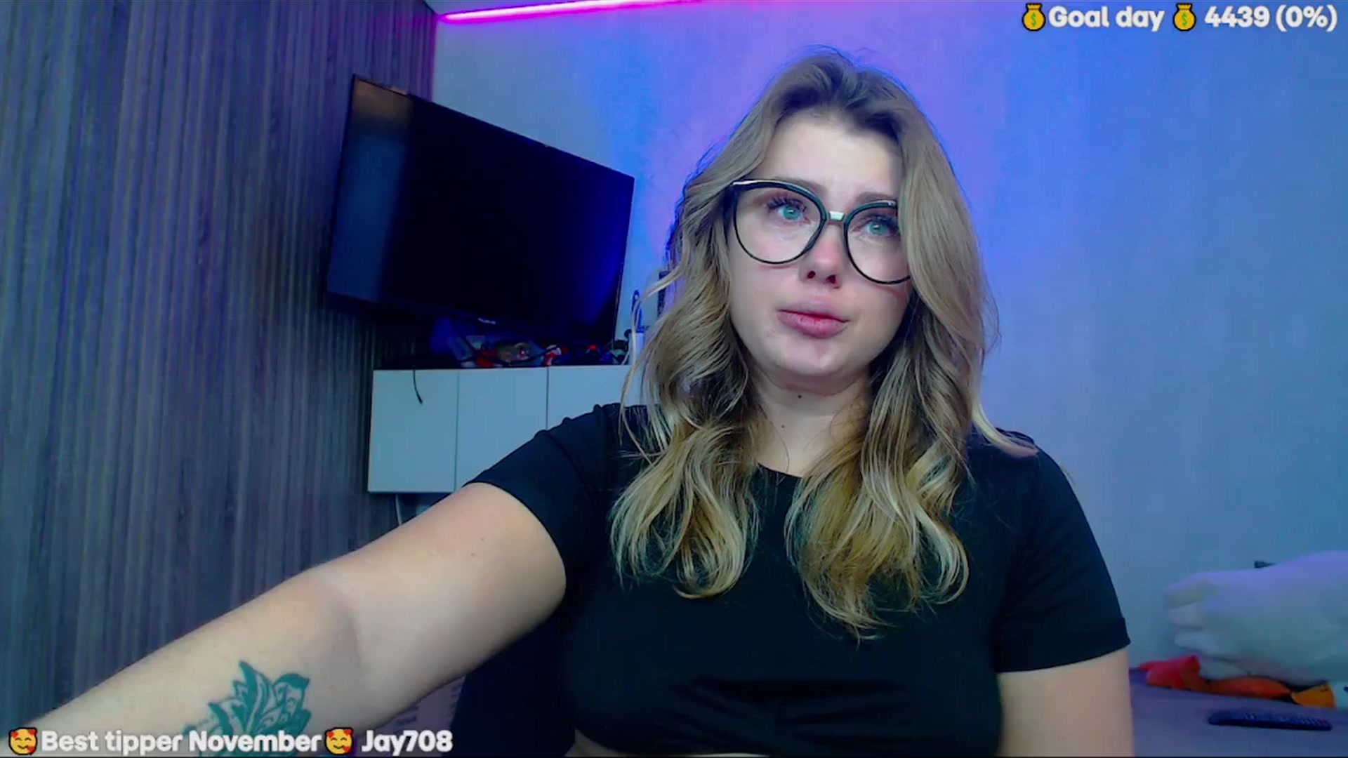 Gallery image thumbnail from SuchCute_'s myfreecams stream on, 11/23/2025, 03:40 image 10 of 20