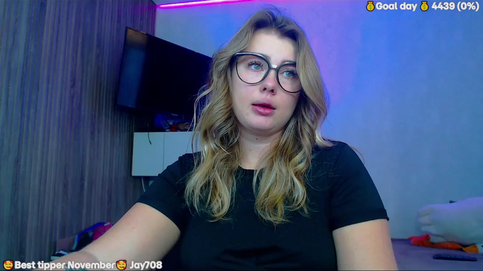 Gallery image thumbnail from SuchCute_'s myfreecams stream on, 11/23/2025, 03:40 image 9 of 20