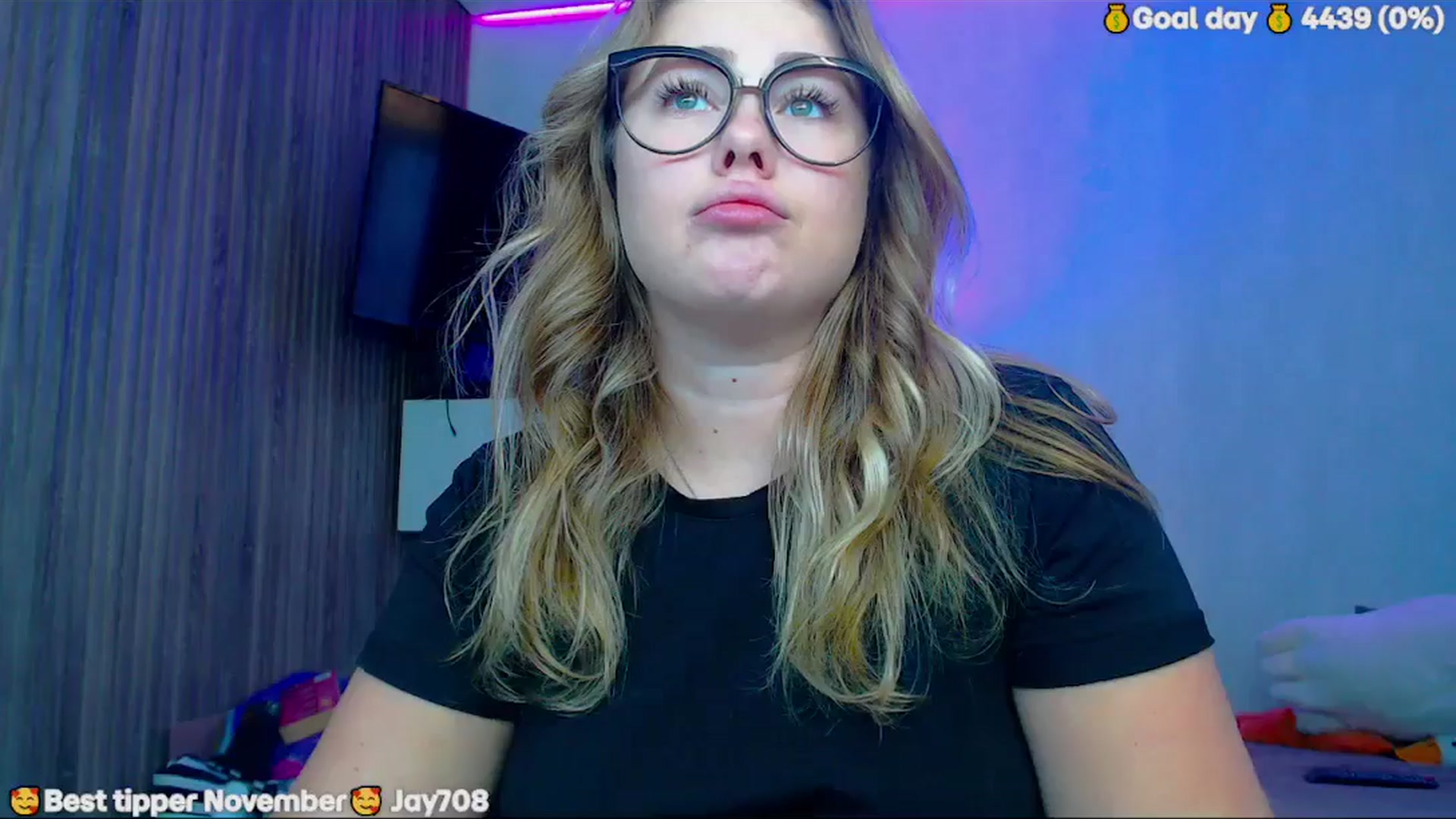Gallery image thumbnail from SuchCute_'s myfreecams stream on, 11/23/2025, 03:40 image 8 of 20