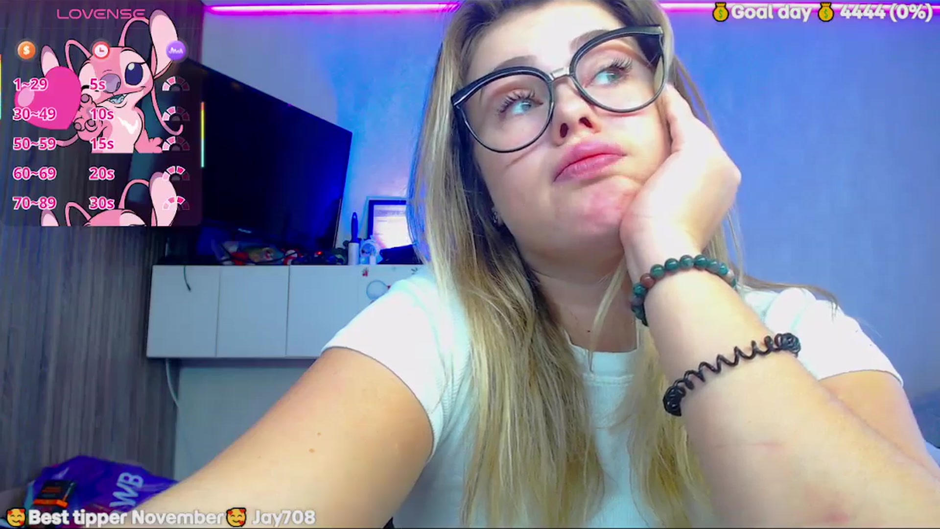 Gallery image thumbnail from SuchCute_'s myfreecams stream on, 11/24/2025, 04:09 image 19 of 20