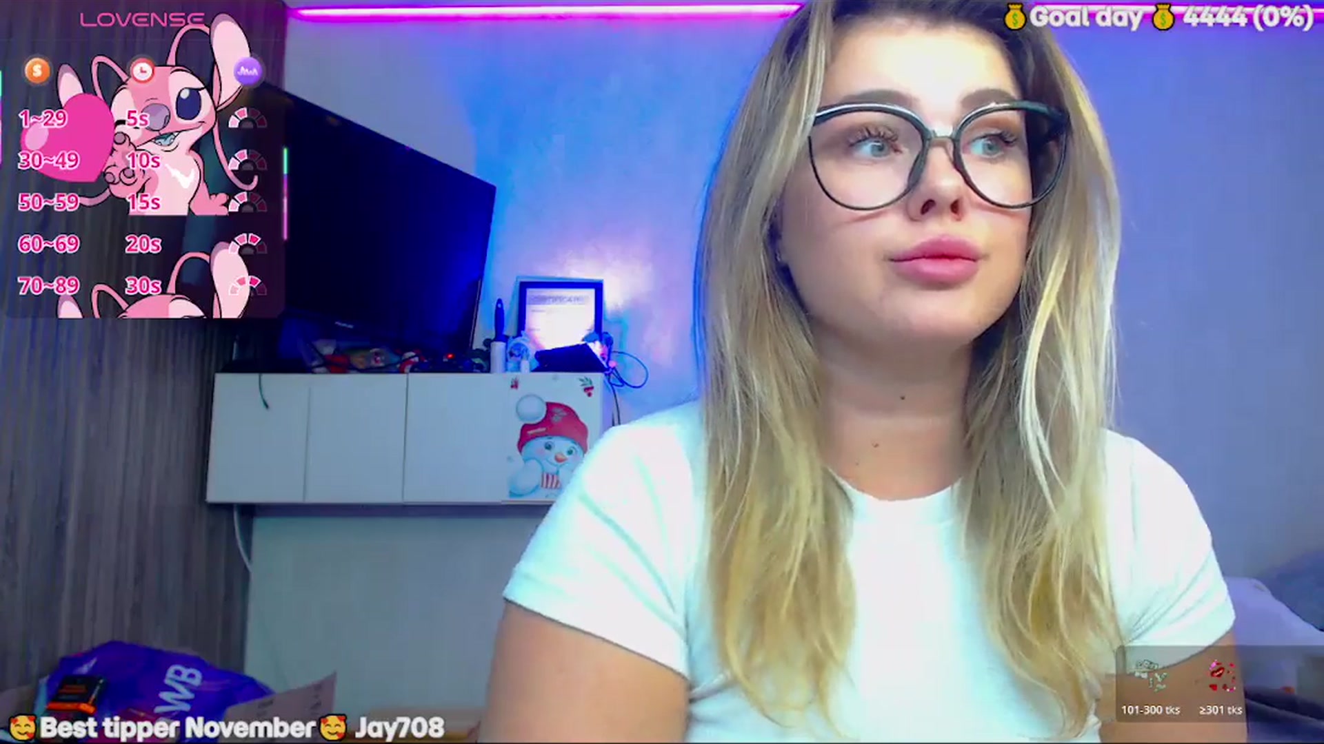 Gallery image thumbnail from SuchCute_'s myfreecams stream on, 11/24/2025, 04:09 image 16 of 20
