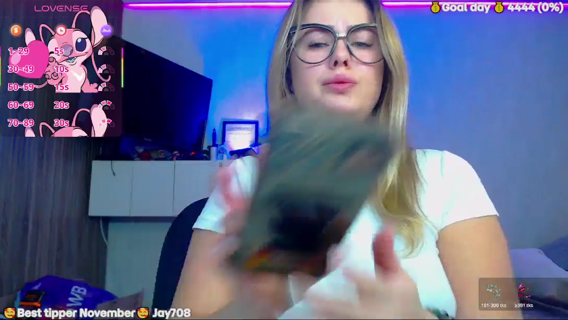Gallery image thumbnail from SuchCute_'s myfreecams stream on, 11/24/2025, 04:09 image 6 of 20