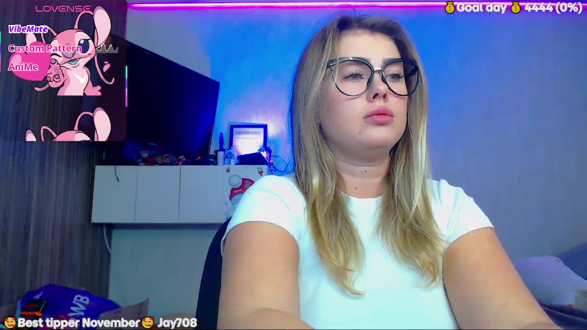 Gallery image thumbnail from SuchCute_'s myfreecams stream on, 11/24/2025, 04:09 image 8 of 20