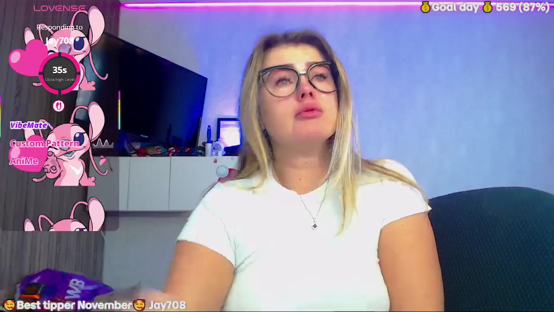 Gallery image thumbnail from SuchCute_'s myfreecams stream on, 11/24/2025, 05:03 image 15 of 20