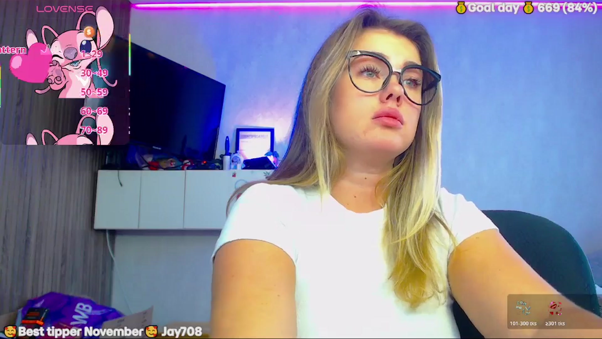 Gallery image thumbnail from SuchCute_'s myfreecams stream on, 11/24/2025, 05:03 image 8 of 20