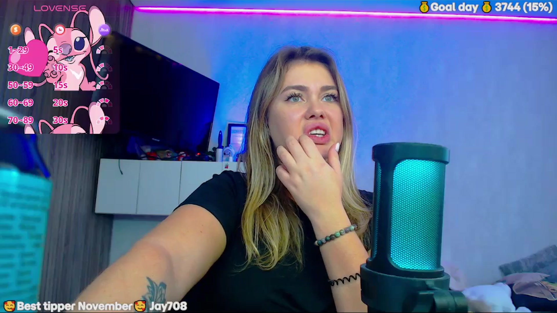 Gallery image thumbnail from SuchCute_'s myfreecams stream on, 11/25/2025, 08:42 image 8 of 20