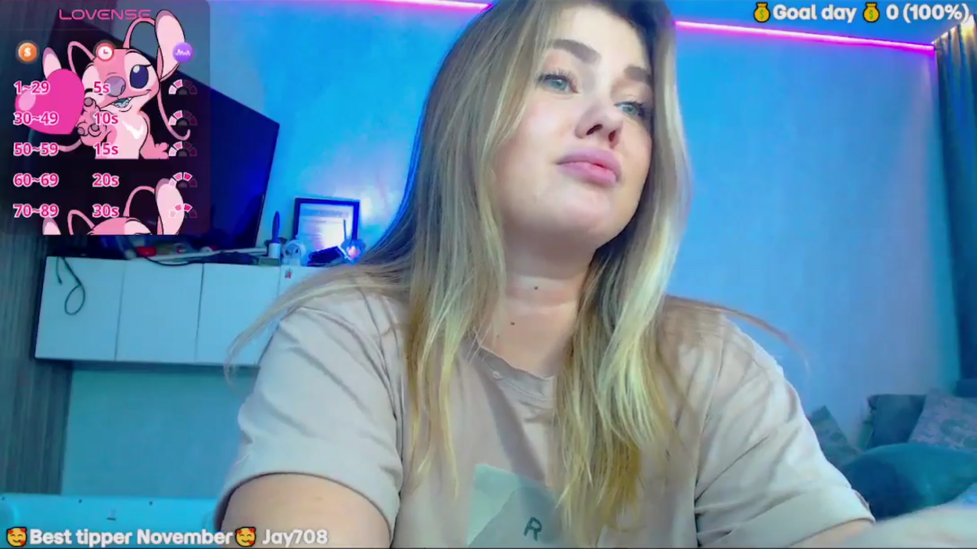 Gallery image thumbnail from SuchCute_'s myfreecams stream on, 11/28/2025, 04:38 image 14 of 20