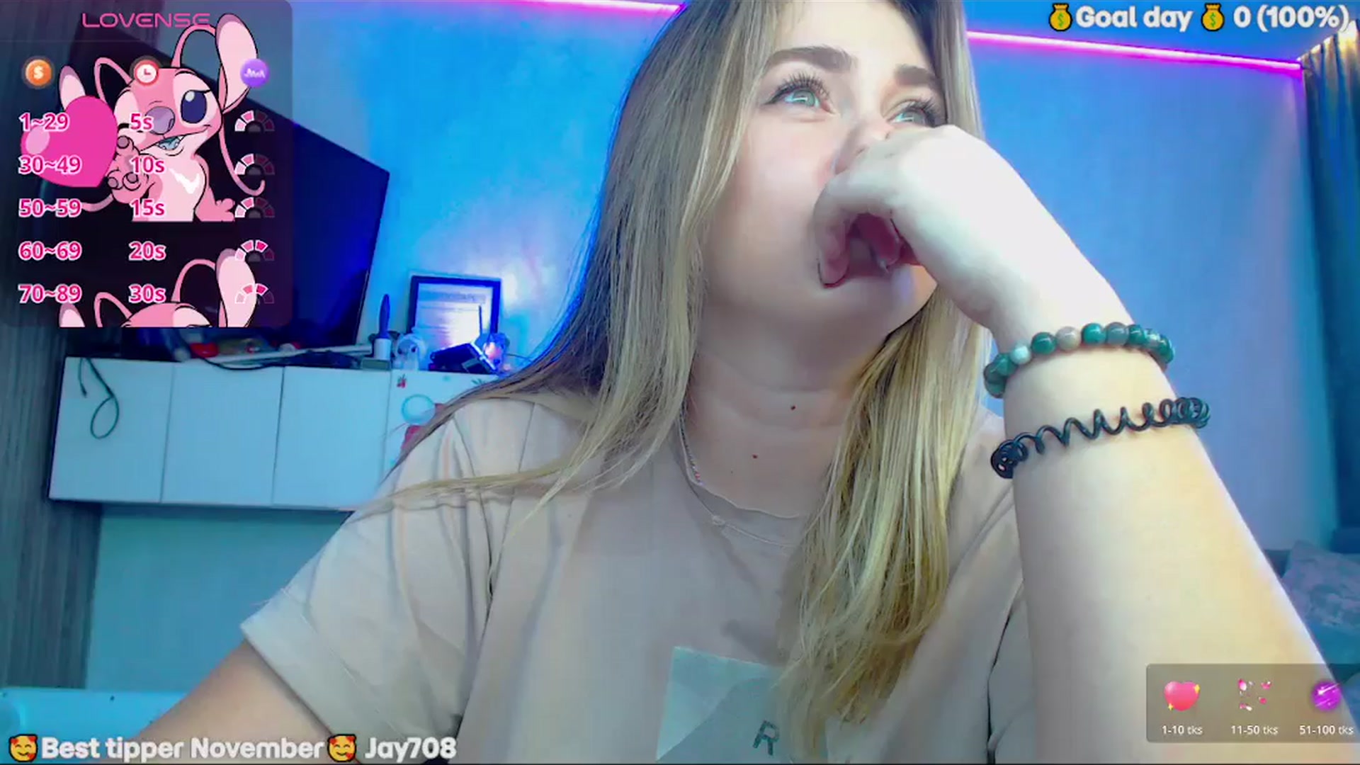 Gallery image thumbnail from SuchCute_'s myfreecams stream on, 11/28/2025, 04:38 image 13 of 20