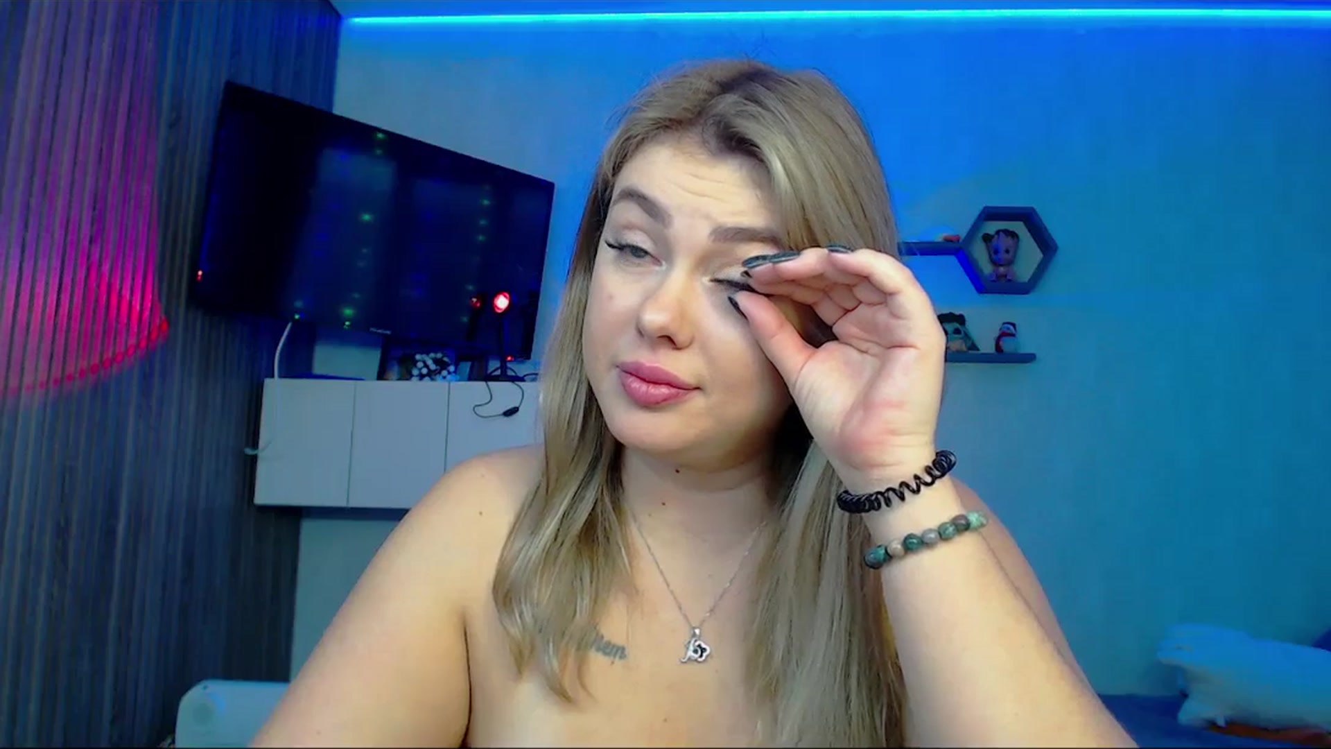 Gallery image thumbnail from SuchCute_'s myfreecams stream on, 01/15/2026, 03:07 image 8 of 20