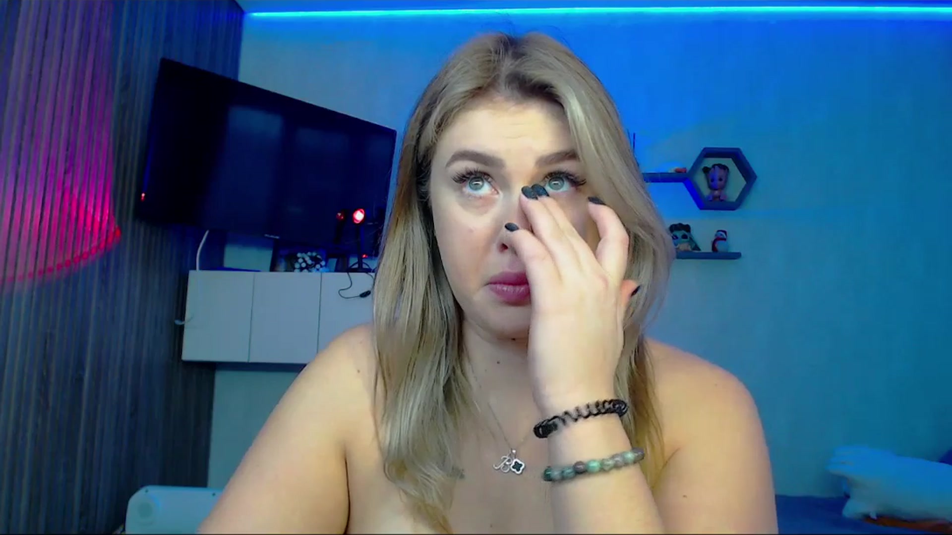 Gallery image thumbnail from SuchCute_'s myfreecams stream on, 01/15/2026, 03:07 image 9 of 20