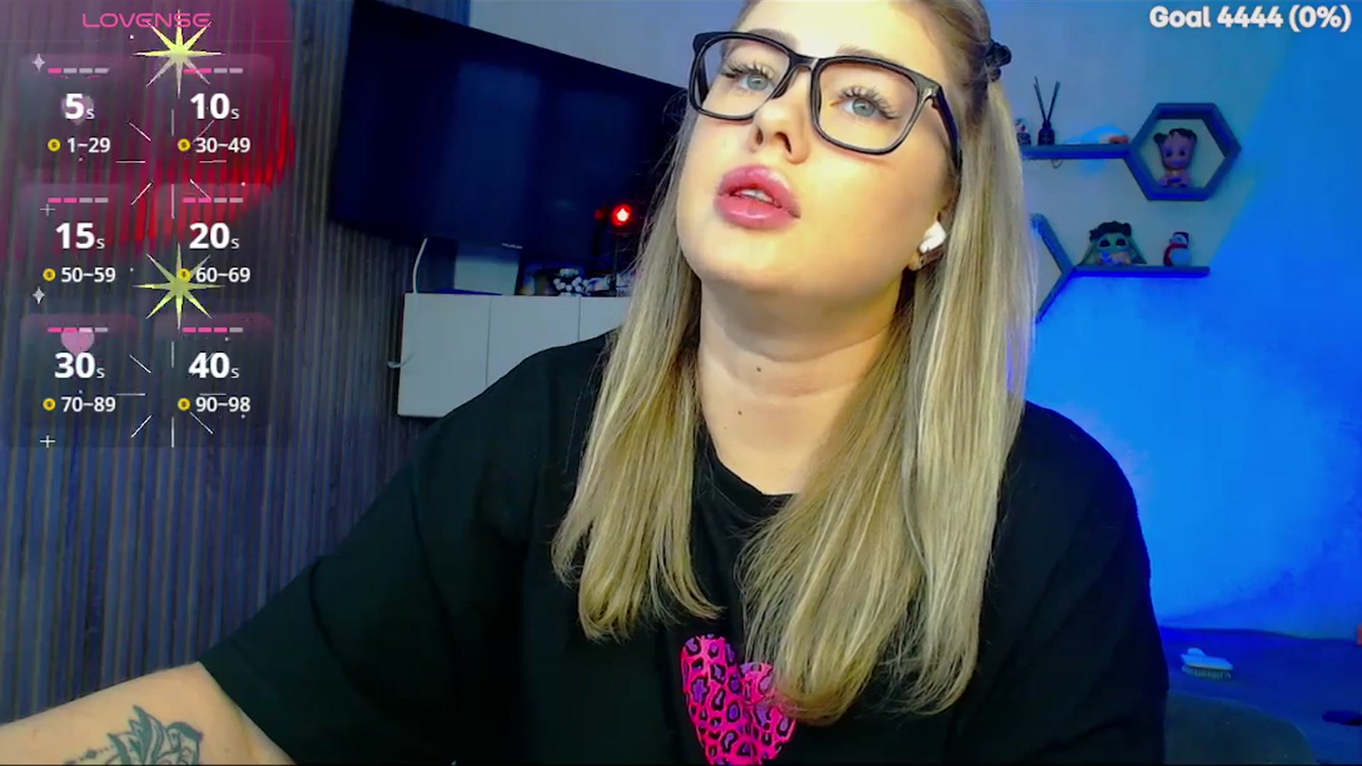Gallery image thumbnail from SuchCute_'s myfreecams stream on, 01/22/2026, 03:09 image 15 of 20