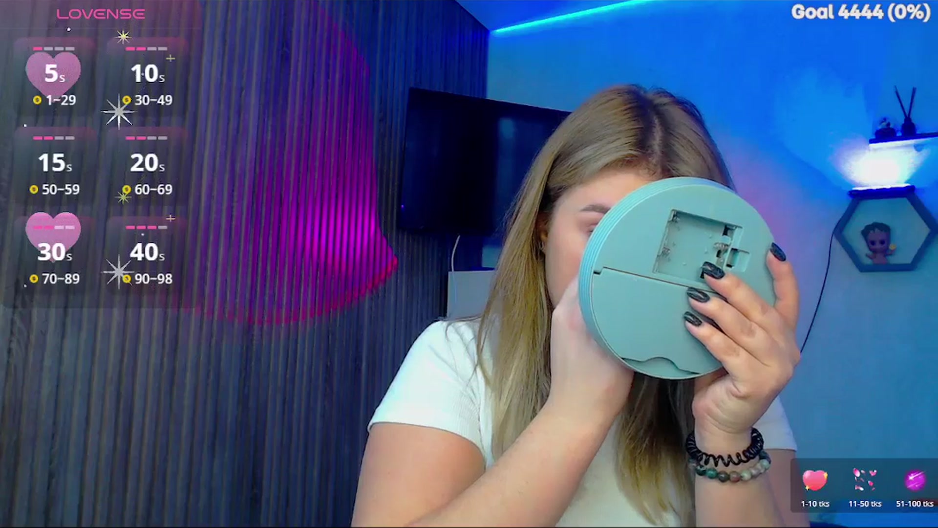 Gallery image thumbnail from SuchCute_'s myfreecams stream on, 01/27/2026, 03:11 image 14 of 20