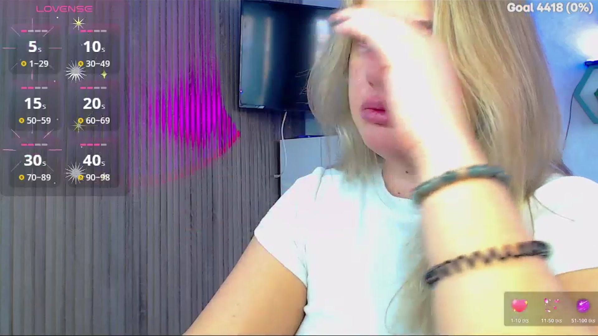 Gallery image thumbnail from SuchCute_'s myfreecams stream on, 01/27/2026, 04:48 image 16 of 20