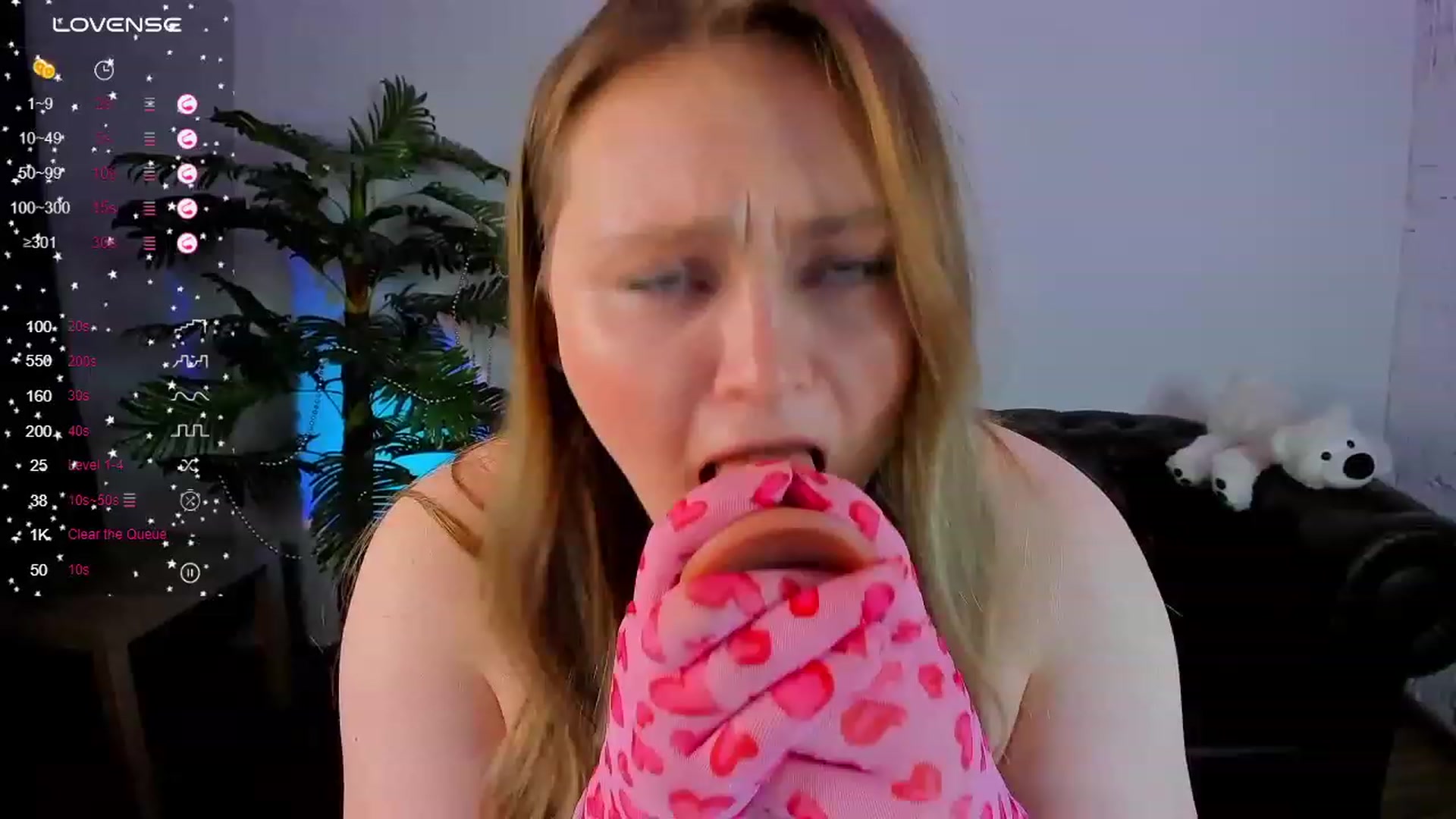 Gallery image thumbnail from Suck_Doll's myfreecams stream on, 01/08/2024, 07:57 image 8 of 20