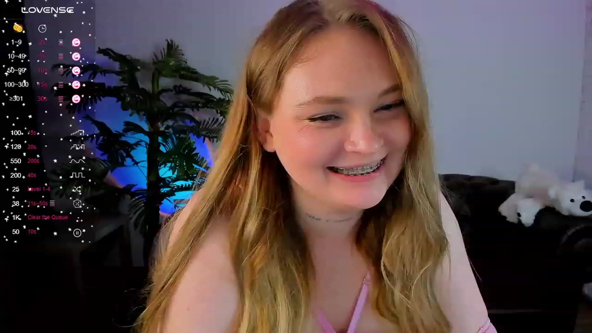 Gallery image thumbnail from Suck_Doll's myfreecams stream on, 01/22/2024, 08:01 image 15 of 20