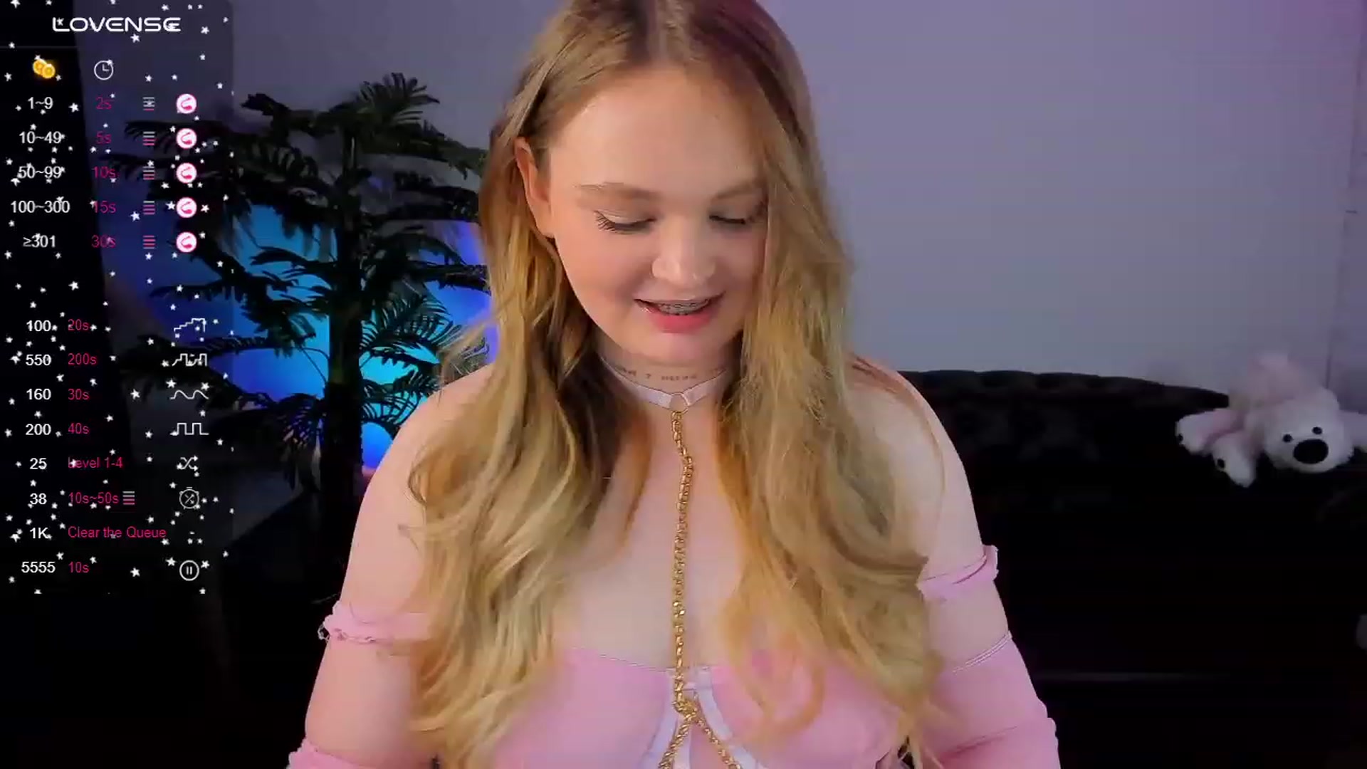 Gallery image thumbnail from Suck_Doll's myfreecams stream on, 02/18/2024, 02:33 image 4 of 20