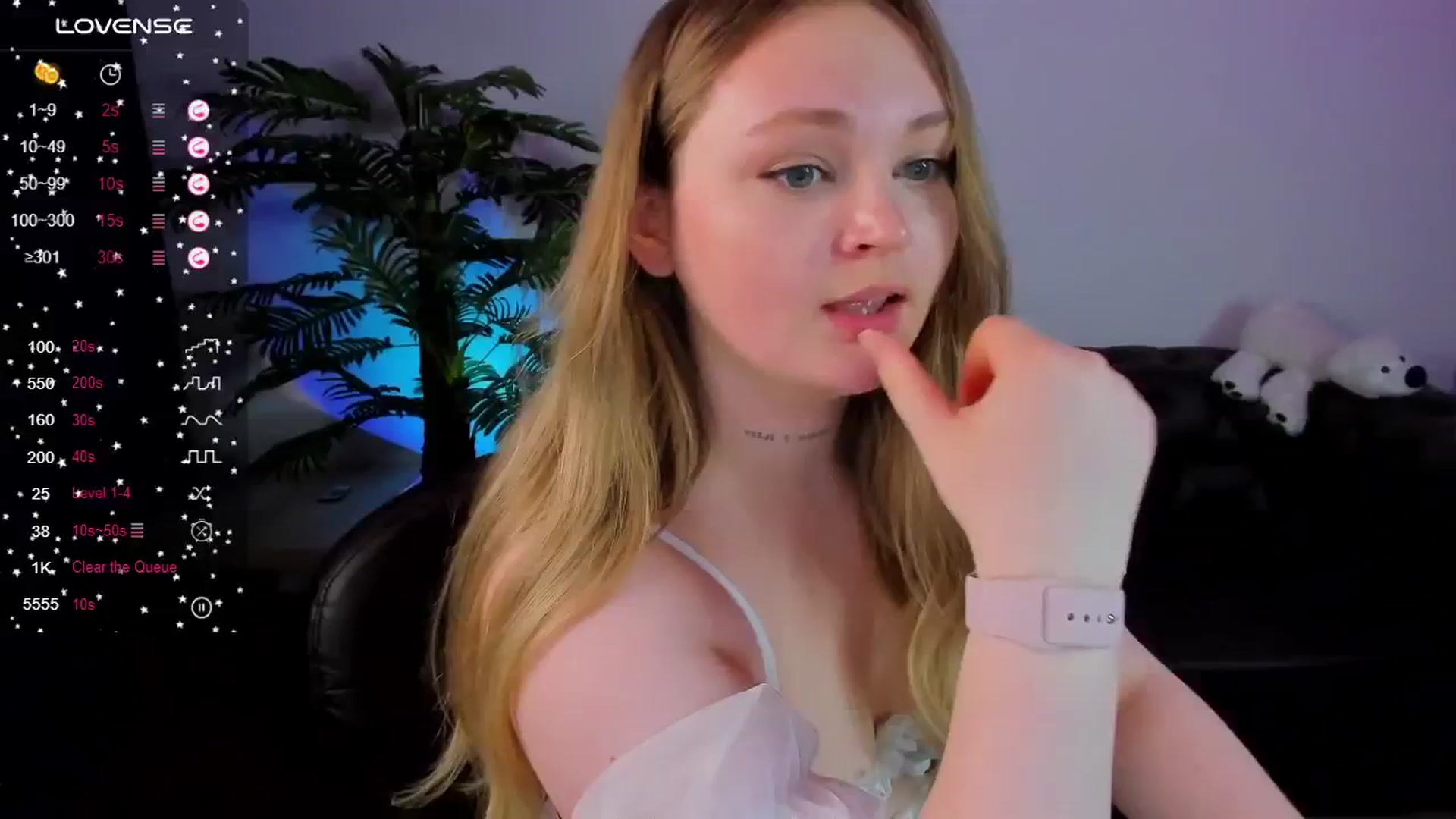 Gallery image thumbnail from Suck_Doll's myfreecams stream on, 03/17/2024, 06:01 image 13 of 20