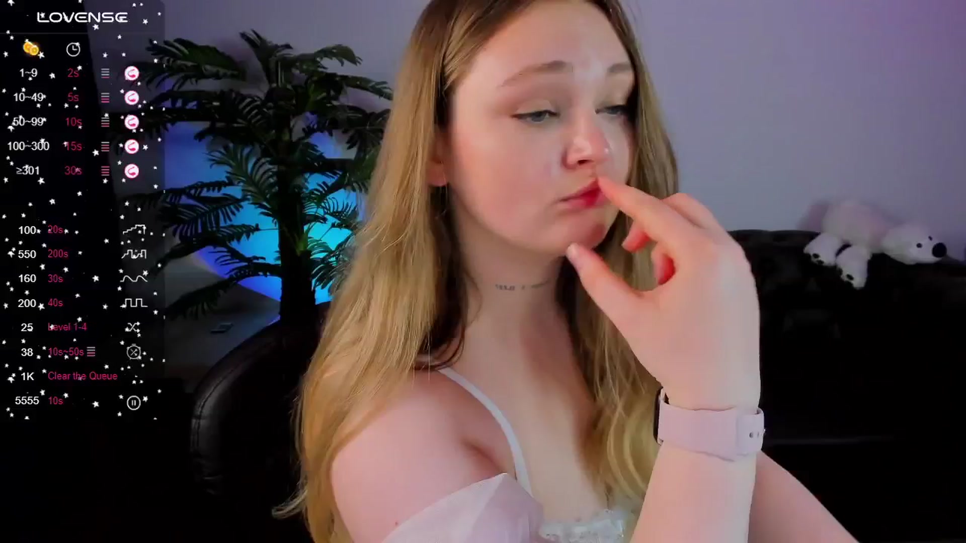 Gallery image thumbnail from Suck_Doll's myfreecams stream on, 03/17/2024, 06:01 image 18 of 20