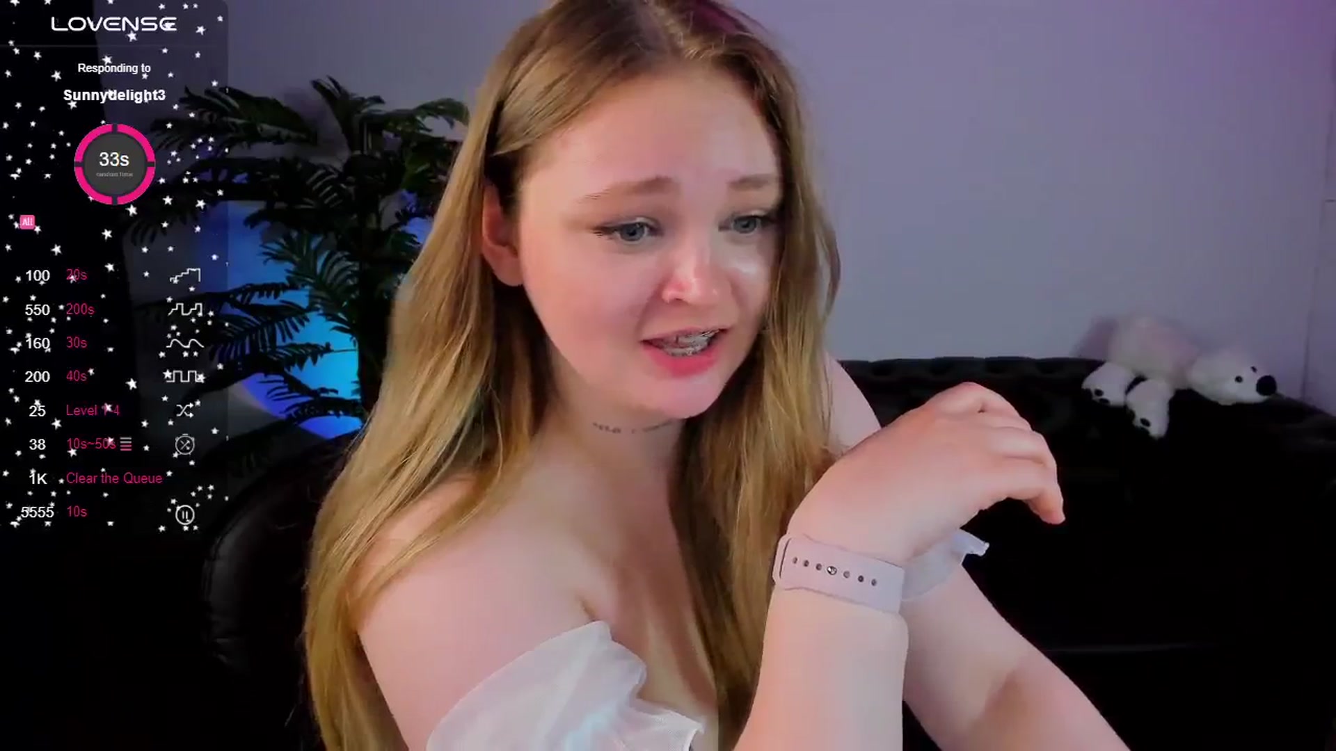 Gallery image thumbnail from Suck_Doll's myfreecams stream on, 03/17/2024, 07:56 image 6 of 20