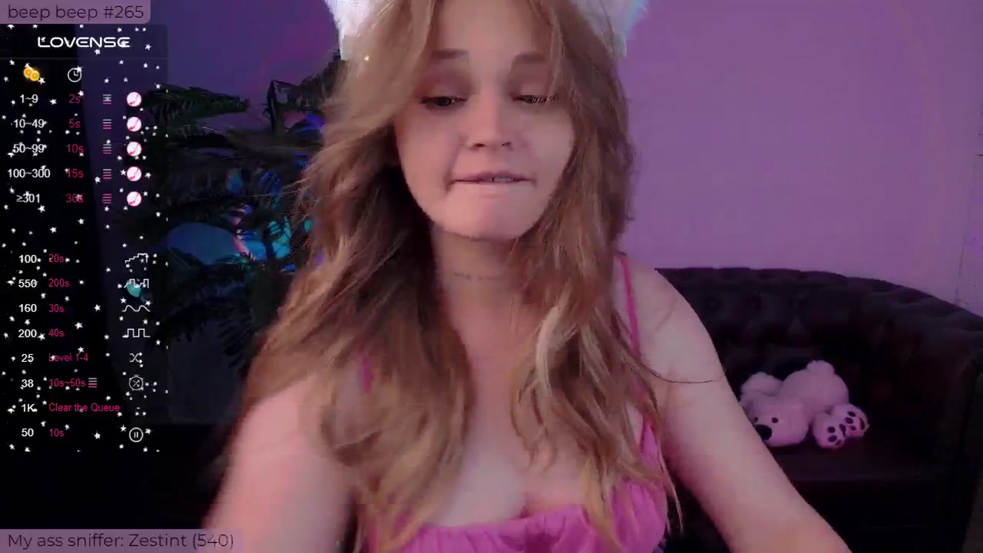 Gallery image thumbnail from Suck_Doll's myfreecams stream on, 08/11/2024, 08:22 image 17 of 20