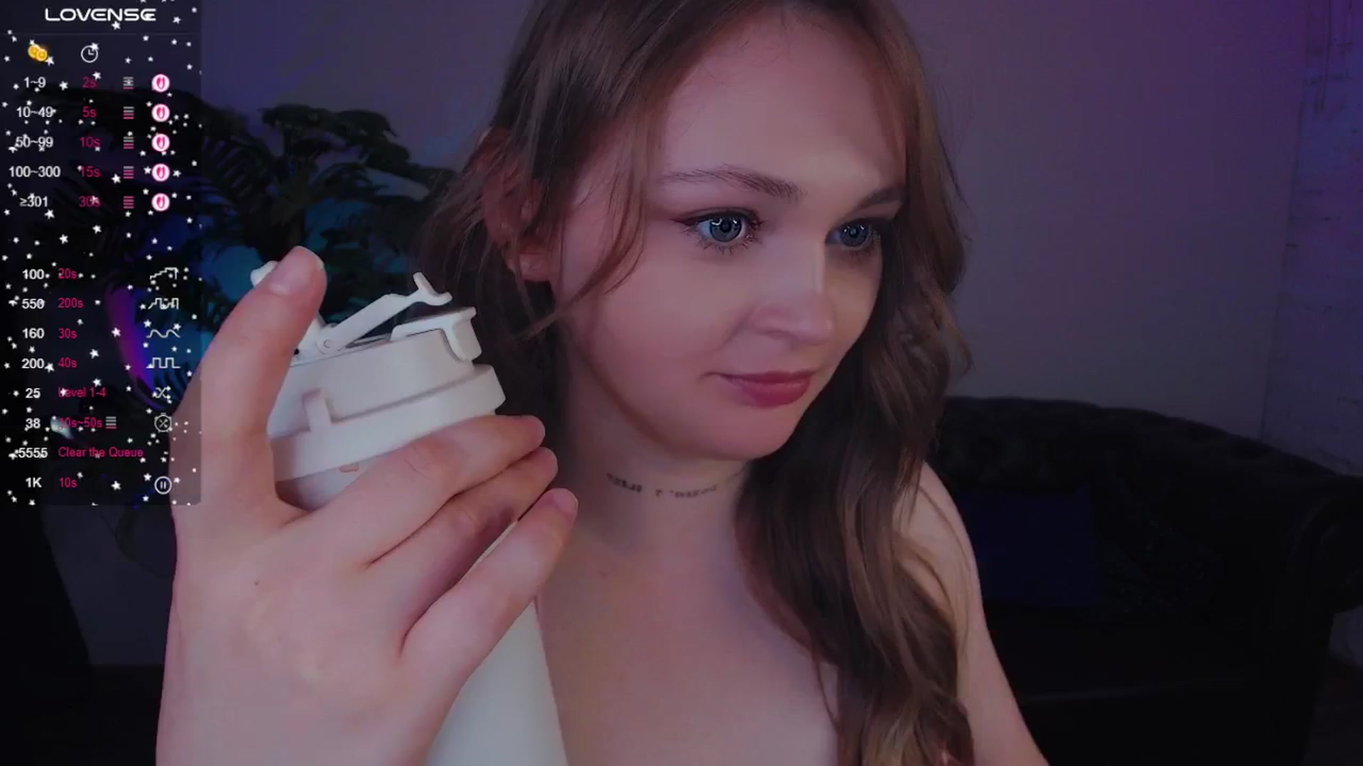 Gallery image thumbnail from Suck_Doll's myfreecams stream on, 05/04/2025, 03:01 image 16 of 20