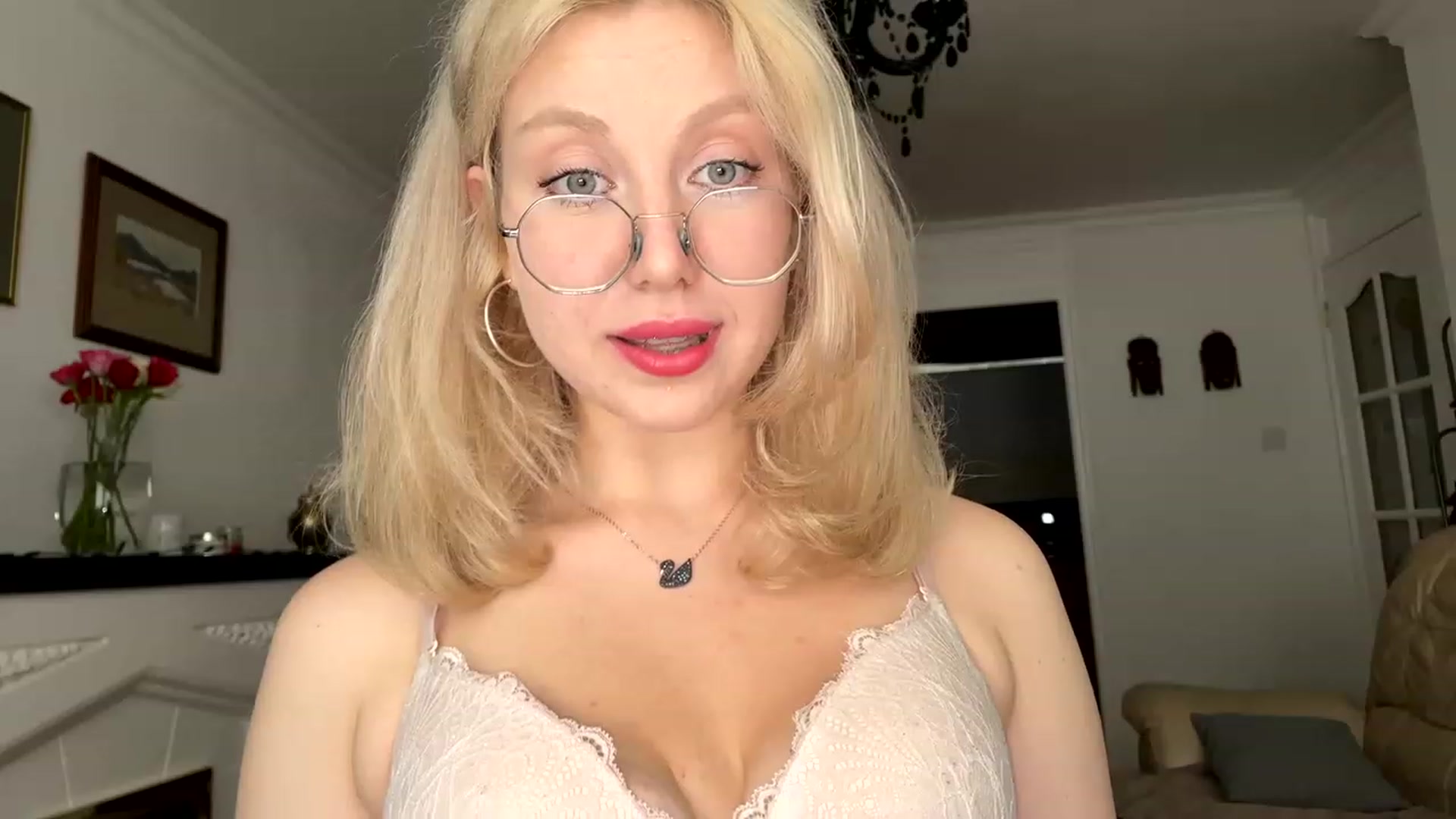 Gallery image thumbnail from SugarAnna19's myfreecams stream on, 04/29/2023, 17:54 image 10 of 20