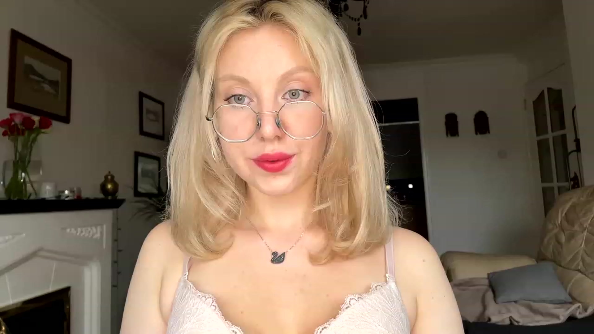 Gallery image thumbnail from SugarAnna19's myfreecams stream on, 04/29/2023, 18:38 image 4 of 20