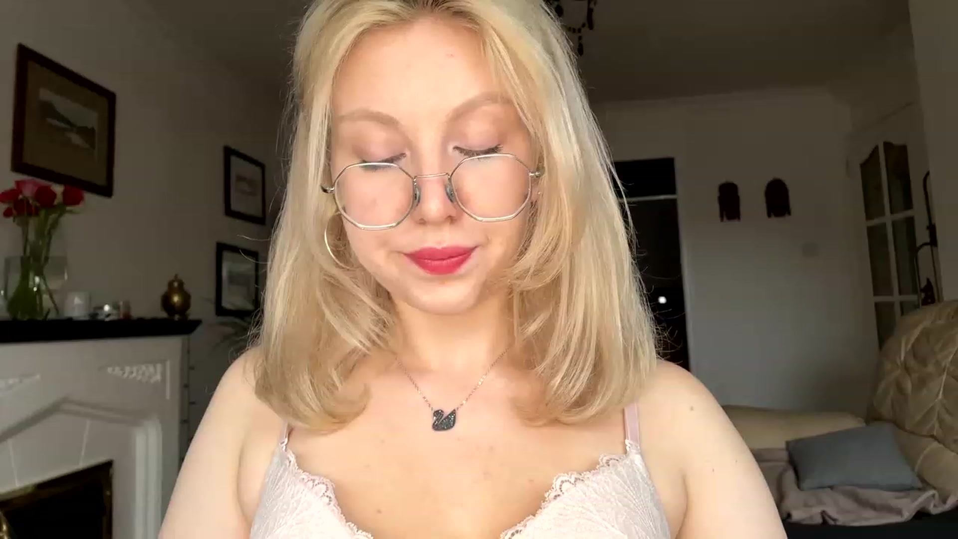Gallery image thumbnail from SugarAnna19's myfreecams stream on, 04/29/2023, 18:38 image 2 of 20