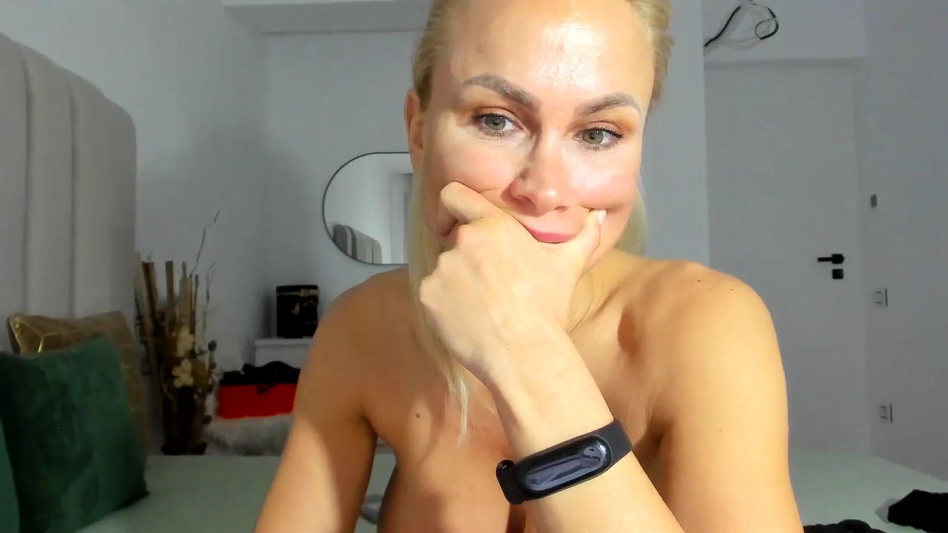 Gallery image thumbnail from SugarCrush25's myfreecams stream on, 02/18/2025, 17:08 image 18 of 20