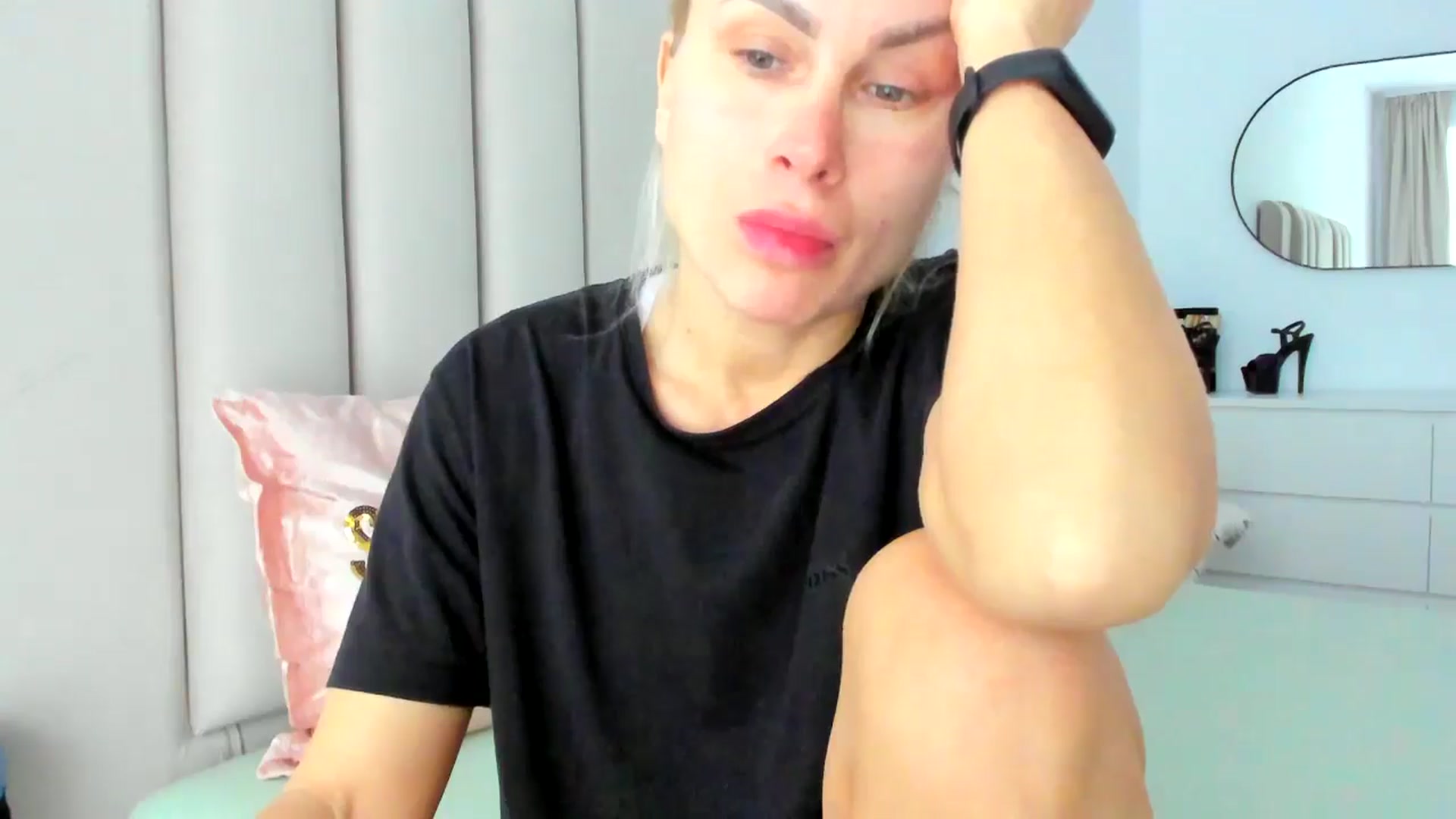 Gallery image thumbnail from SugarCrush25's myfreecams stream on, 02/21/2025, 16:05 image 12 of 20