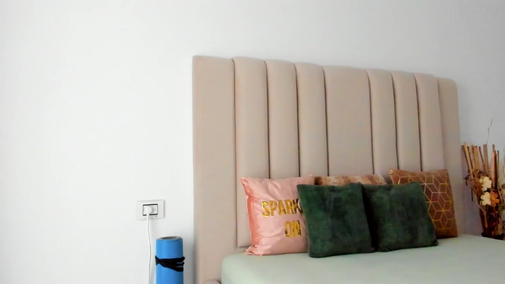 Gallery image thumbnail from SugarCrush25's myfreecams stream on, 02/22/2025, 17:19 image 15 of 20