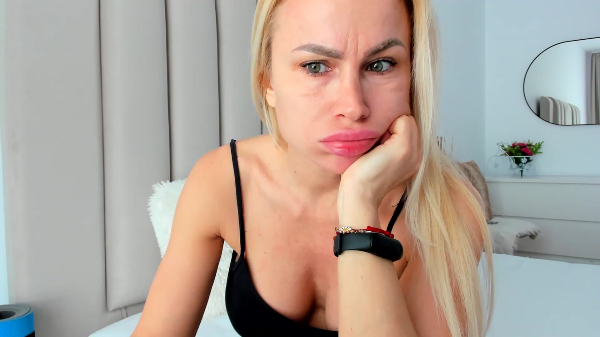 Gallery image thumbnail from SugarCrush25's myfreecams stream on, 03/03/2025, 13:04 image 10 of 20