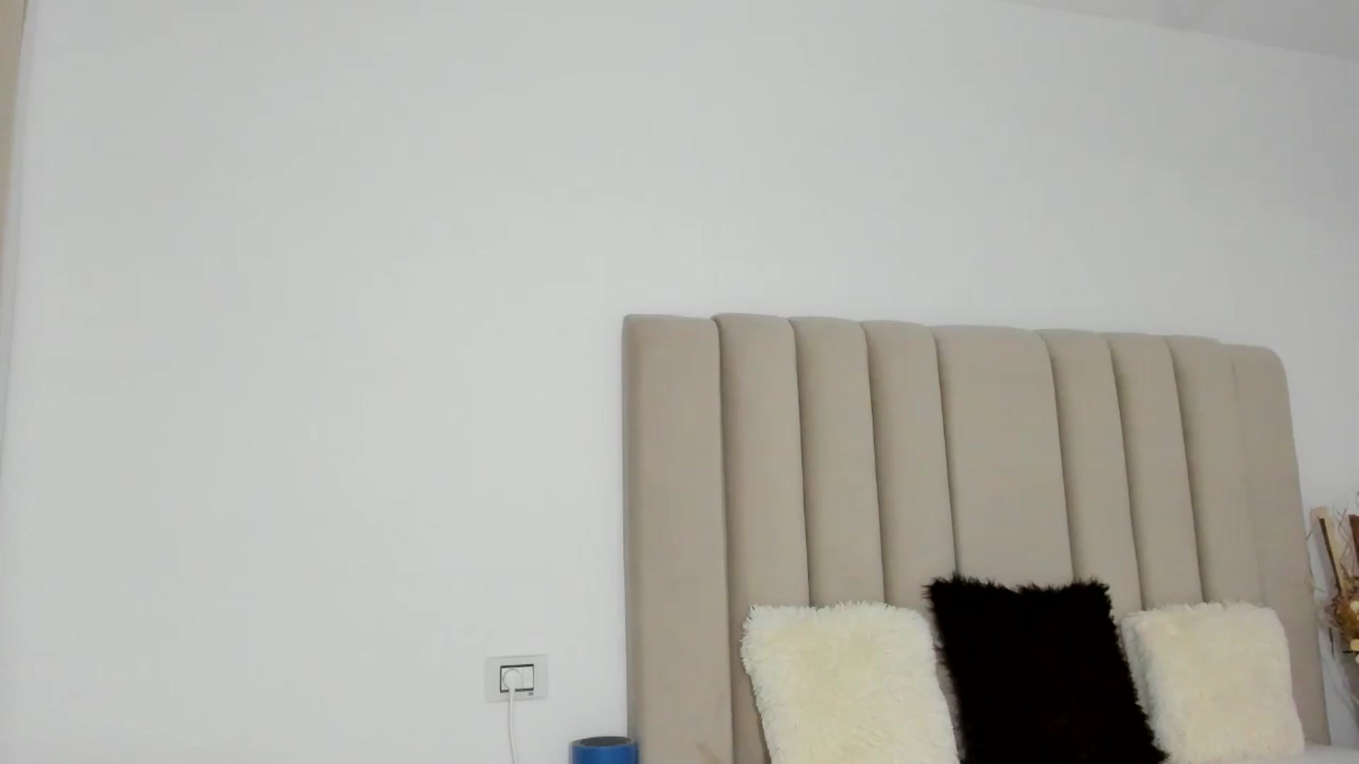 Gallery image thumbnail from SugarCrush25's myfreecams stream on, 03/12/2025, 19:15 image 16 of 20