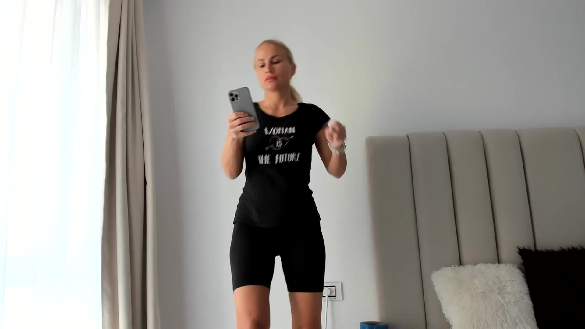 Gallery image thumbnail from SugarCrush25's myfreecams stream on, 03/19/2025, 15:45 image 15 of 20
