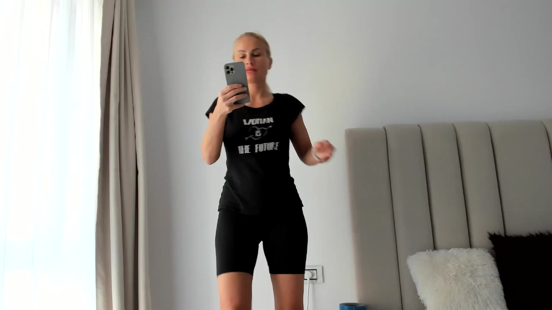 Gallery image thumbnail from SugarCrush25's myfreecams stream on, 03/19/2025, 15:45 image 16 of 20