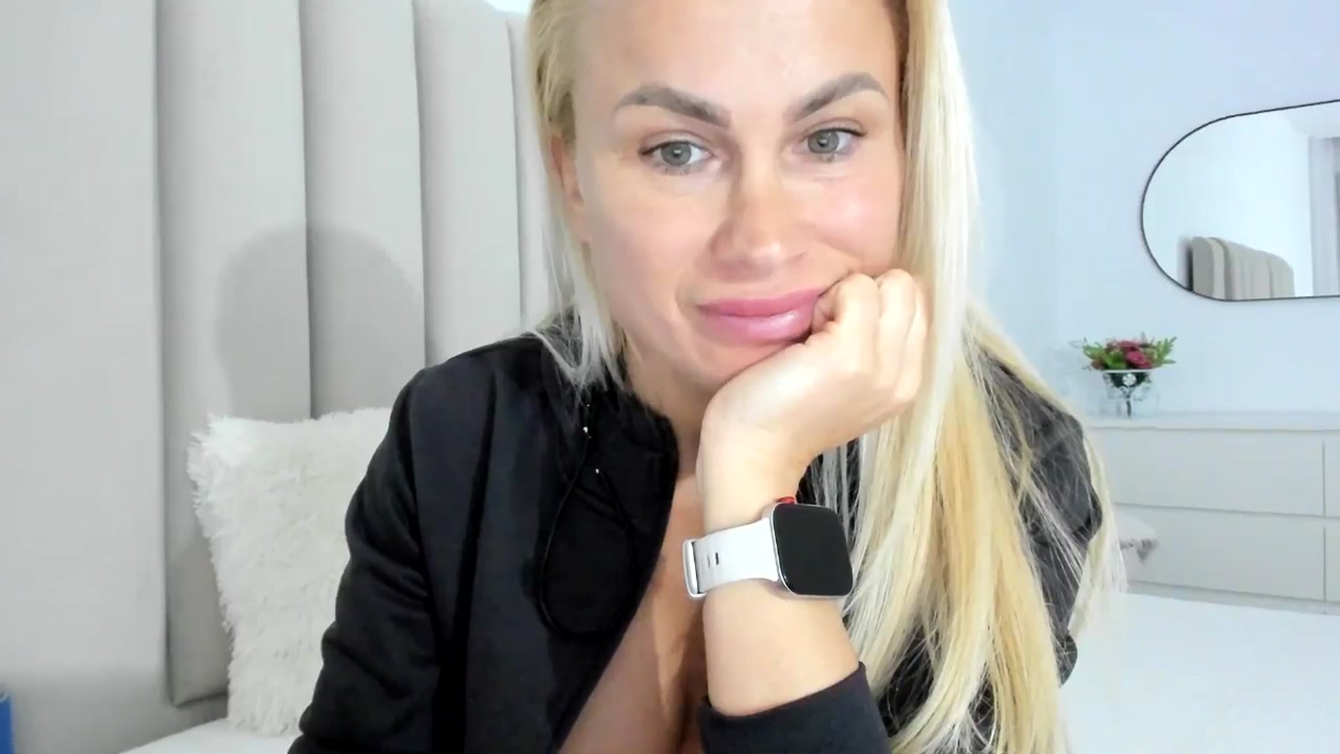 Gallery image thumbnail from SugarCrush25's myfreecams stream on, 03/19/2025, 17:32 image 8 of 20