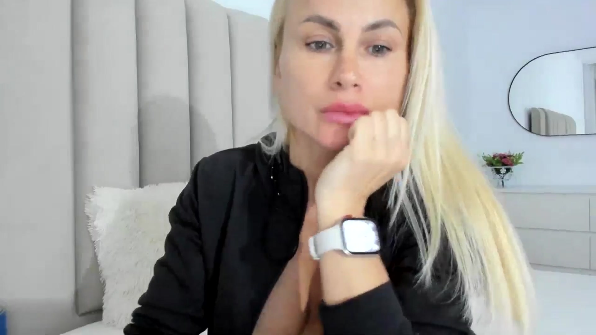 Gallery image thumbnail from SugarCrush25's myfreecams stream on, 03/19/2025, 17:32 image 7 of 20