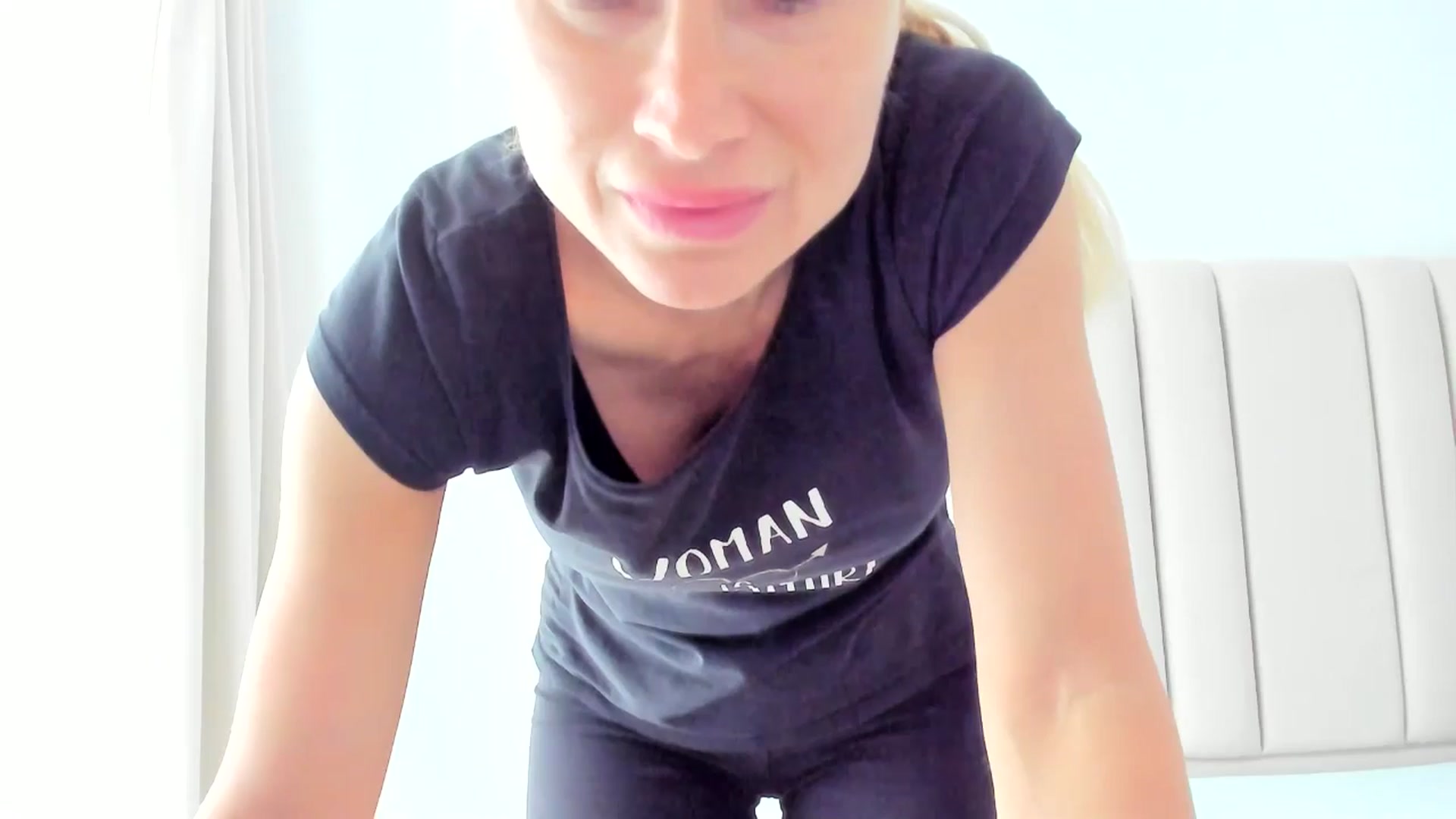 Gallery image thumbnail from SugarCrush25's myfreecams stream on, 03/20/2025, 15:28 image 18 of 20